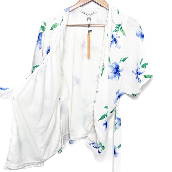 New with Tags Collective Concepts Women’s Floral Wrap Style Short Sleeve Blouse - Picture 6 of 16